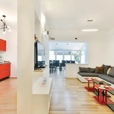 Eight-bedroom Holiday In Dom wakacyjny *