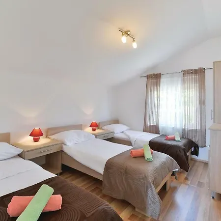 Dom wakacyjny Eight-bedroom Holiday In